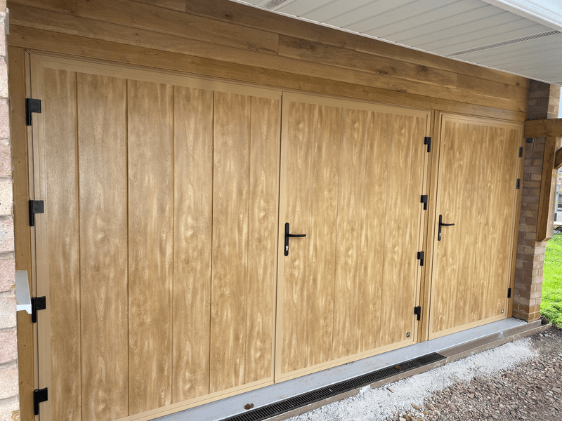 Ryterna Insulated Side Hinged Garage Door Combination (Rutland)